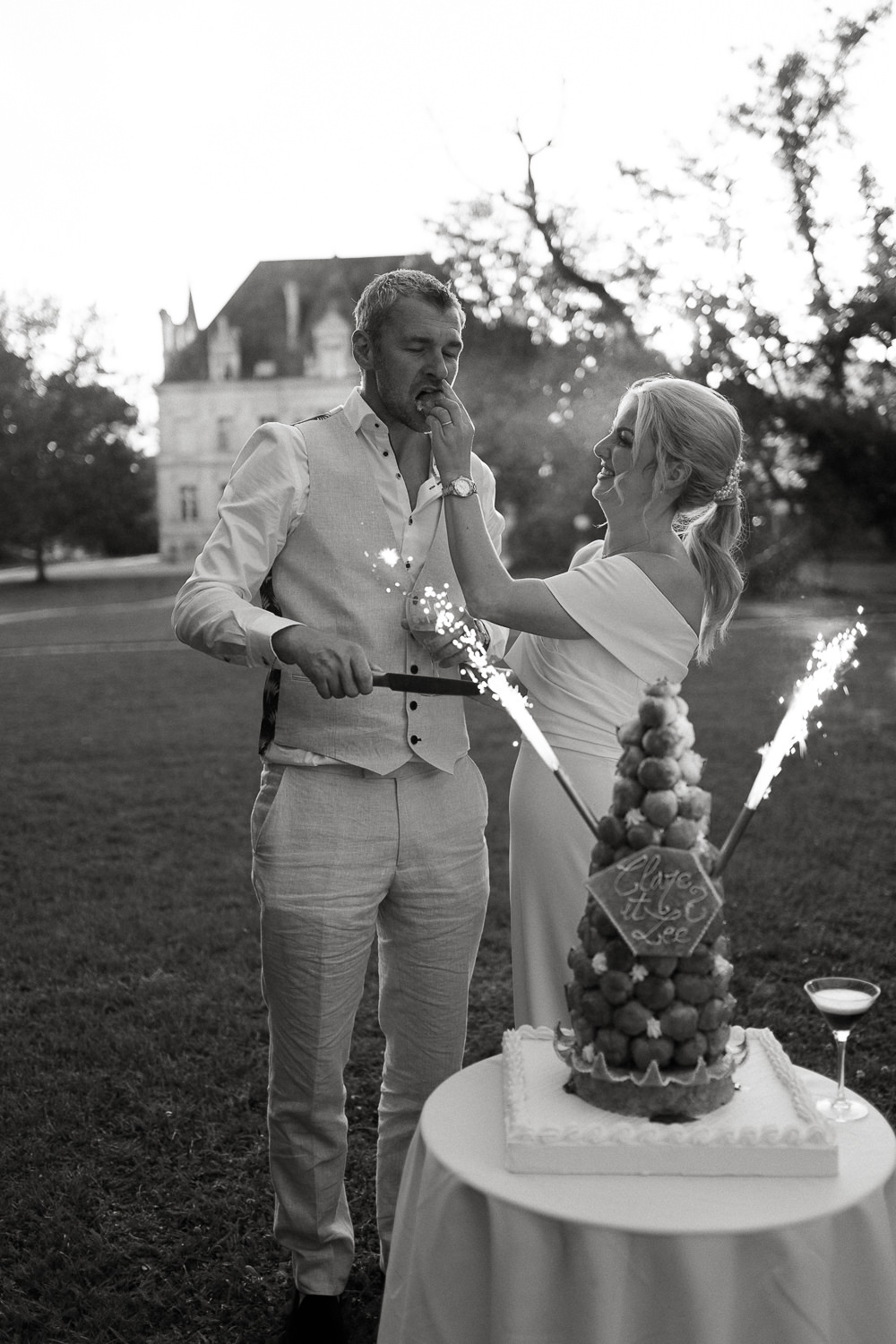 WEDDING PHOTOGRAPHY CHATEAU DE LA VALOUZE BORDEAUX FRANCE 032 WEDDING PHOTOGRAPHY CHATEAU DE LA VALOUZE BORDEAUX FRANCE 032